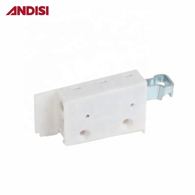 Colgador de pared de gabinete de plástico práctico para almacenar accesorios de cocina y baño