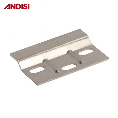 Colgador de pared de gabinete de plástico práctico para almacenar accesorios de cocina y baño