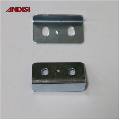 L Conector de soporte de ángulo plano de acero para muebles con espesor de 0,8 mm y tamaño de 32x17x8,23 mm